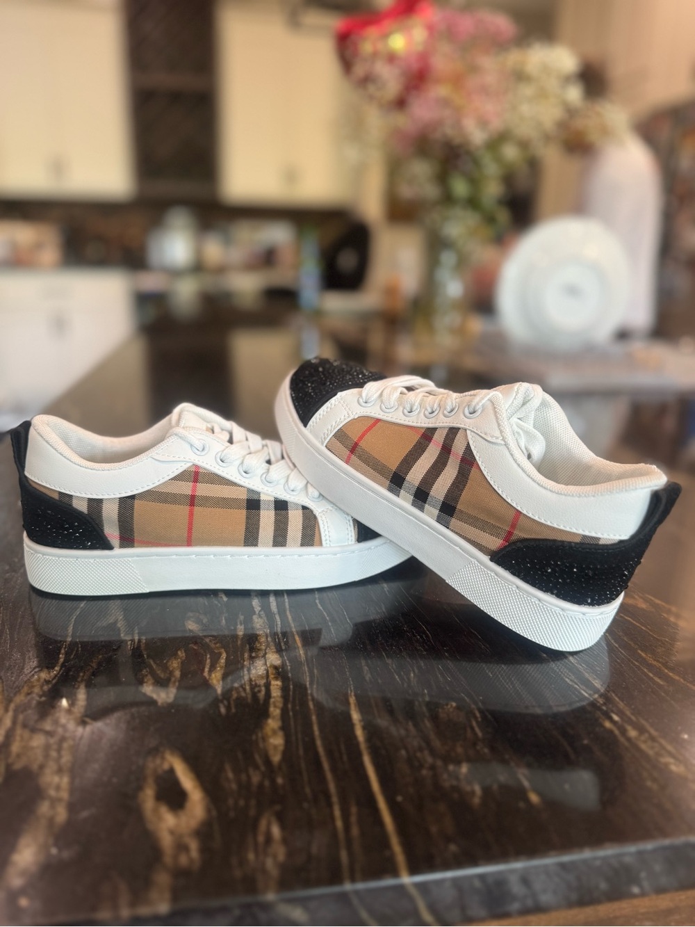 Kids Low-Top Sneakers - White & Tan
